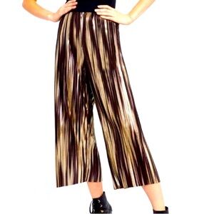 Alice & Olivia Elba Metallic Plisse Wide leg pants.  So cute for the holidays!